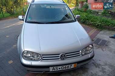 Універсал Volkswagen Golf 2002 в Дрогобичі