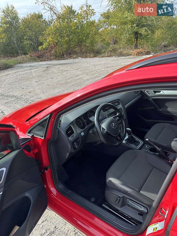 Універсал Volkswagen Golf 2015 в Запоріжжі