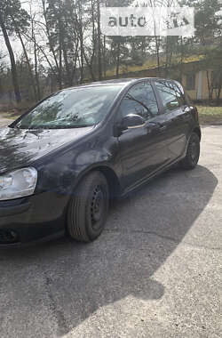 Хэтчбек Volkswagen Golf 2004 в Киеве