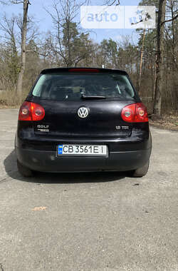 Хэтчбек Volkswagen Golf 2004 в Киеве