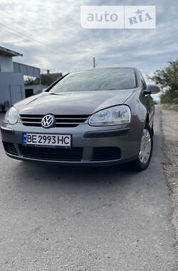 Хетчбек Volkswagen Golf 2004 в Первомайську