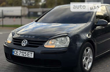 Хэтчбек Volkswagen Golf 2005 в Черновцах