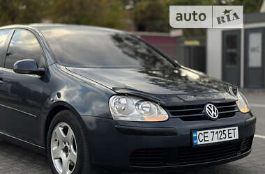 Хэтчбек Volkswagen Golf 2005 в Черновцах