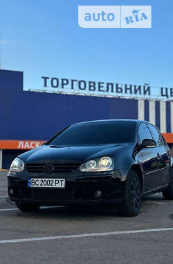 Хетчбек Volkswagen Golf 2004 в Запоріжжі