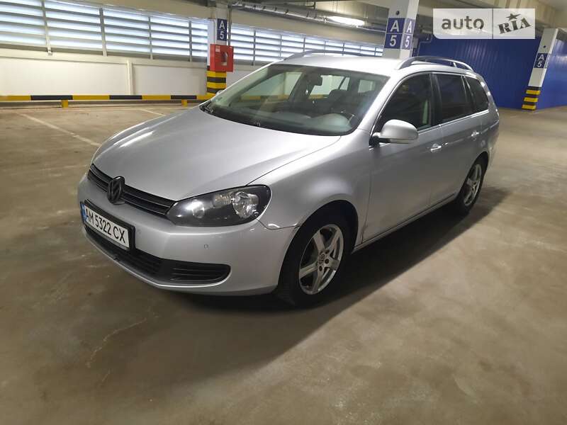 Универсал Volkswagen Golf 2010 в Житомире