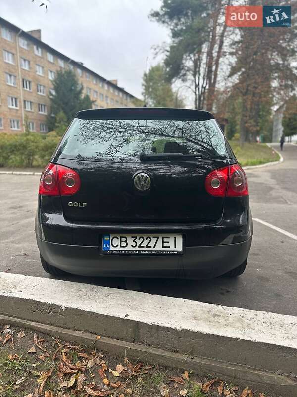 Хетчбек Volkswagen Golf 2006 в Києві