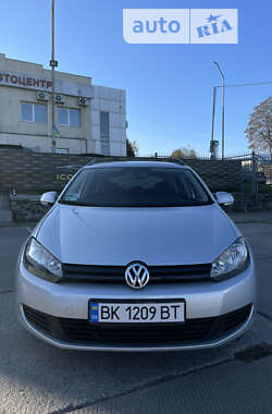 Универсал Volkswagen Golf 2011 в Ровно