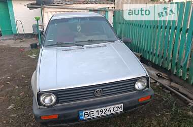 Хетчбек Volkswagen Golf 1984 в Новоархангельську