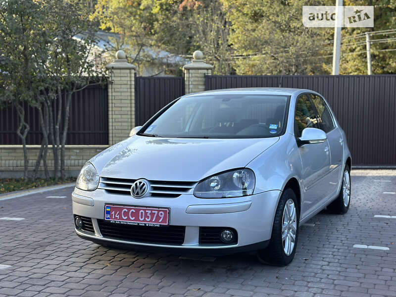 Хетчбек Volkswagen Golf 2008 в Косові