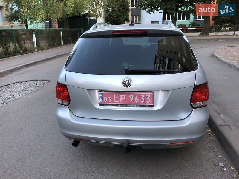 Универсал Volkswagen Golf 2012 в Луцке