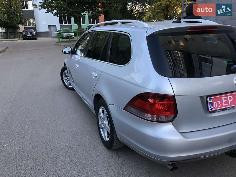 Универсал Volkswagen Golf 2012 в Луцке