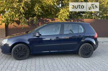 Хетчбек Volkswagen Golf 2005 в Луцьку