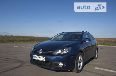 Универсал Volkswagen Golf 2011 в Ровно