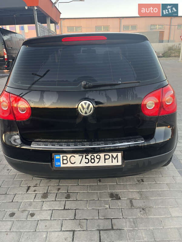 Хетчбек Volkswagen Golf 2005 в Львові