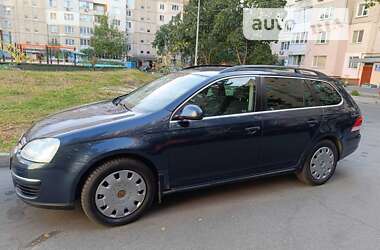 Универсал Volkswagen Golf 2009 в Киеве