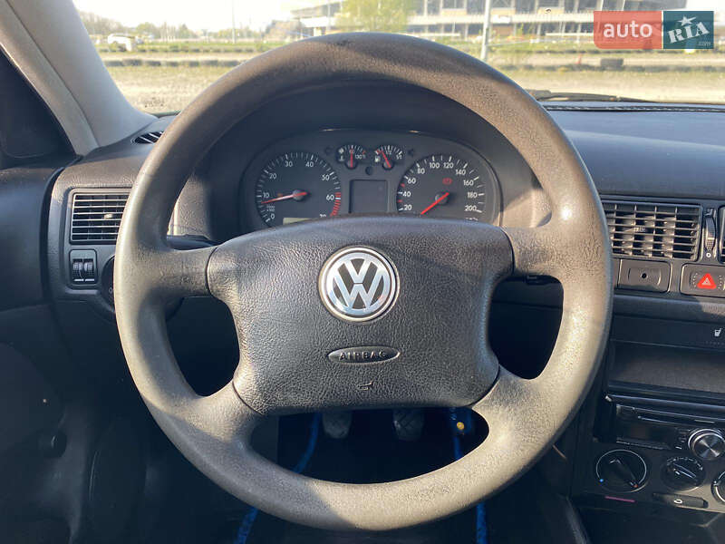 Хетчбек Volkswagen Golf 1998 в Львові