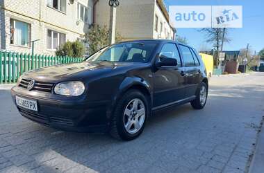 Хэтчбек Volkswagen Golf 2001 в Львове