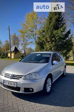 Хетчбек Volkswagen Golf 2006 в Коломиї