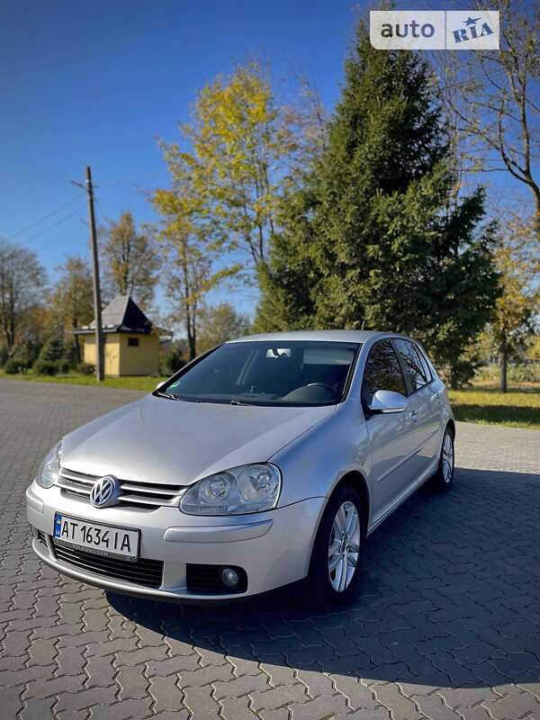 Хэтчбек Volkswagen Golf 2006 в Коломые