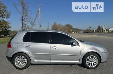 Хэтчбек Volkswagen Golf 2006 в Коломые