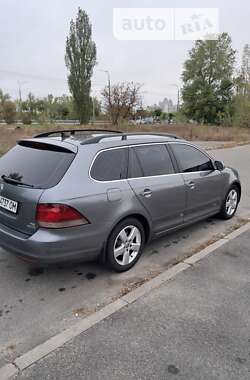 Універсал Volkswagen Golf 2011 в Києві