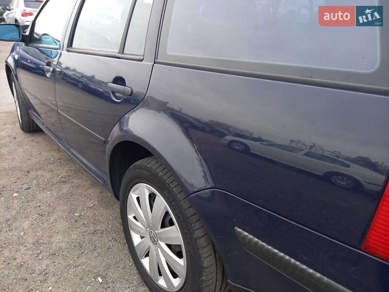 Універсал Volkswagen Golf 2001 в Черкасах