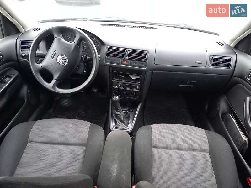 Універсал Volkswagen Golf 2001 в Черкасах