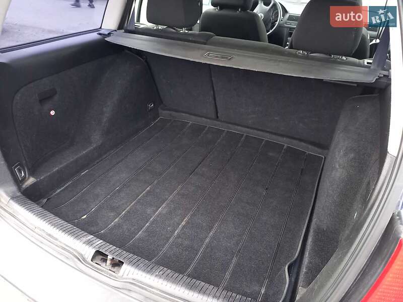 Універсал Volkswagen Golf 2001 в Черкасах
