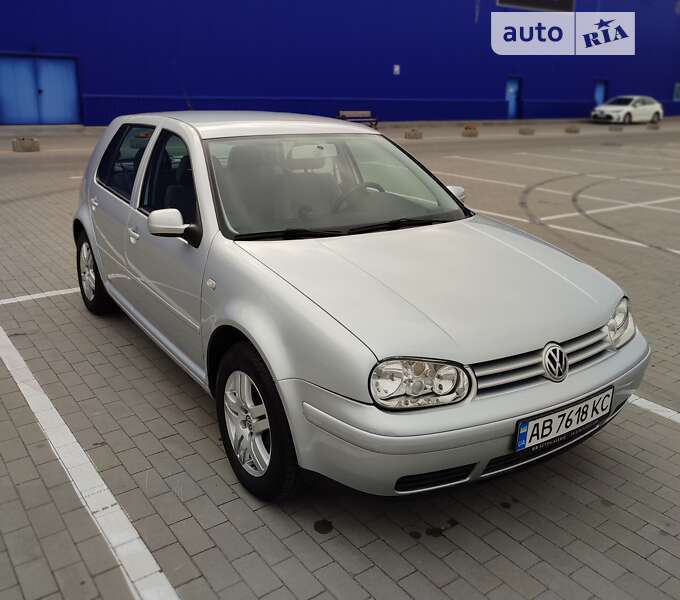 Хэтчбек Volkswagen Golf 2001 в Виннице