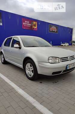 Хэтчбек Volkswagen Golf 2001 в Виннице