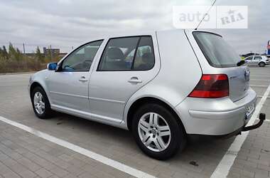 Хэтчбек Volkswagen Golf 2001 в Виннице