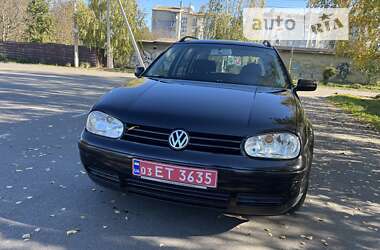 Універсал Volkswagen Golf 2003 в Рівному