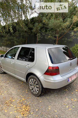 Хетчбек Volkswagen Golf 2002 в Ковелі