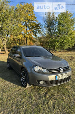 Хэтчбек Volkswagen Golf 2011 в 