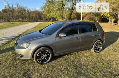 Хэтчбек Volkswagen Golf 2011 в 