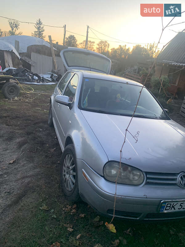 Хетчбек Volkswagen Golf 2003 в Луцьку