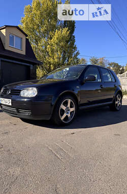 Хетчбек Volkswagen Golf 2001 в Сумах