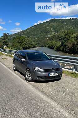 Хетчбек Volkswagen Golf 2010 в Запоріжжі