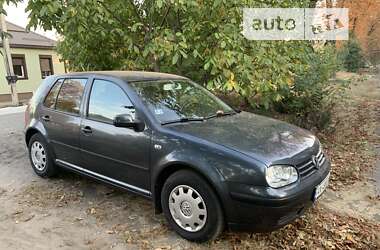 Хетчбек Volkswagen Golf 2001 в Харкові