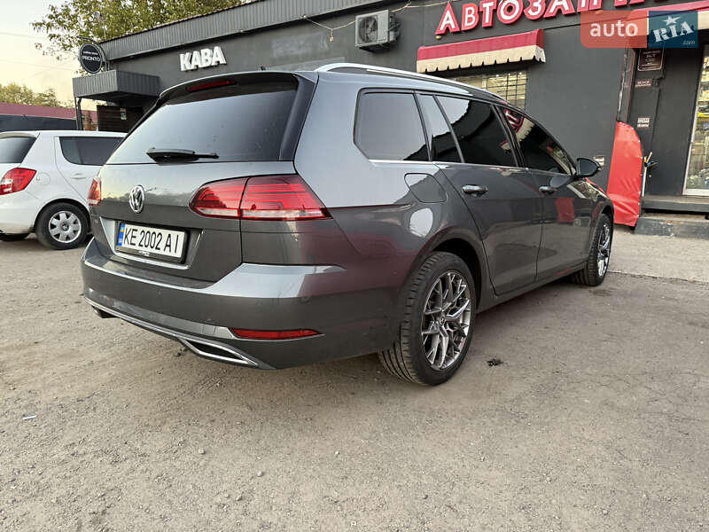 Универсал Volkswagen Golf 2019 в Киеве