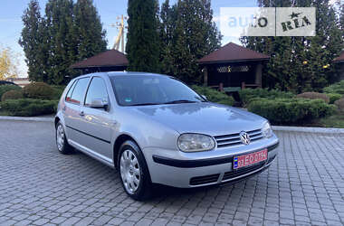 Хетчбек Volkswagen Golf 2002 в Львові