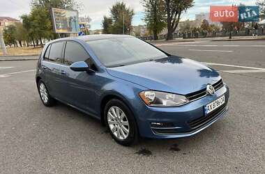 Хэтчбек Volkswagen Golf 2015 в Киеве