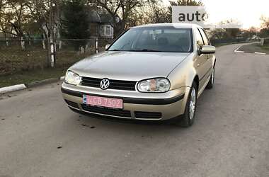 Хэтчбек Volkswagen Golf 2002 в Калуше