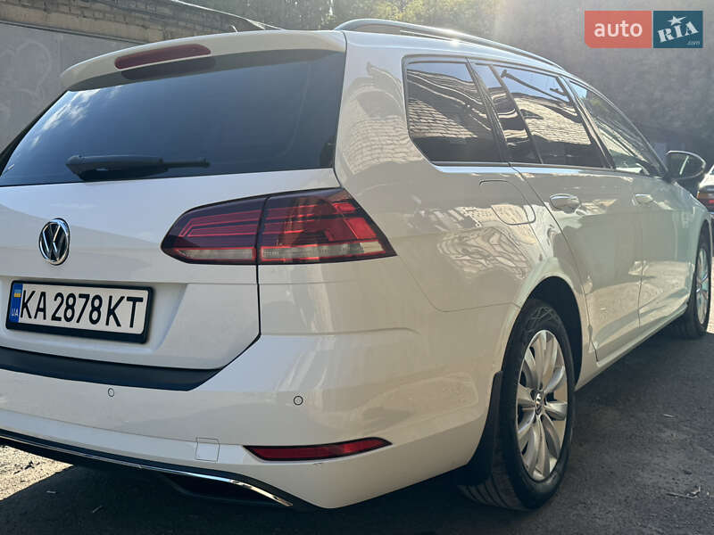 Универсал Volkswagen Golf 2017 в Киеве