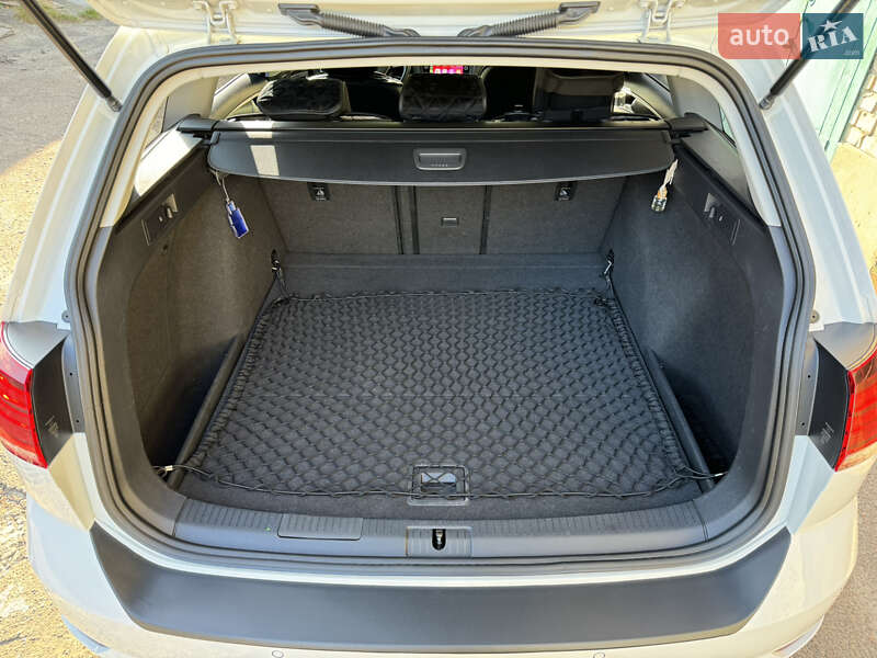 Универсал Volkswagen Golf 2017 в Киеве