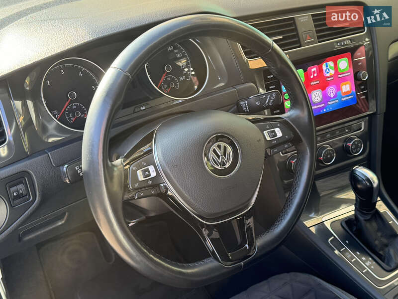 Универсал Volkswagen Golf 2017 в Киеве