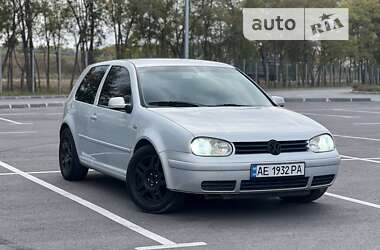 Хетчбек Volkswagen Golf 2000 в Дніпрі