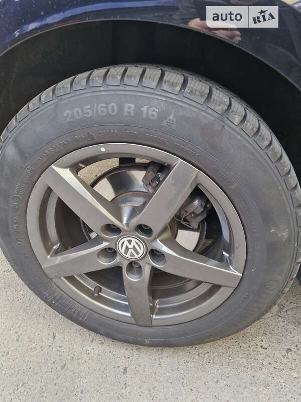 Універсал Volkswagen Golf 2014 в Рівному