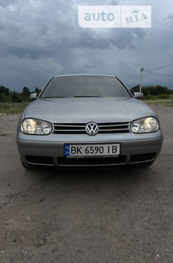 Хэтчбек Volkswagen Golf 2003 в Тернополе