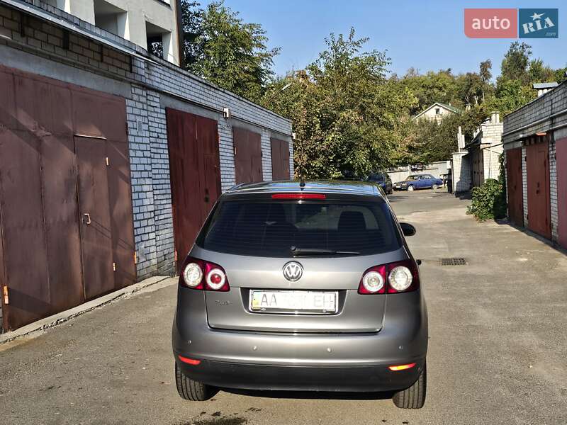 Хетчбек Volkswagen Golf 2007 в Києві